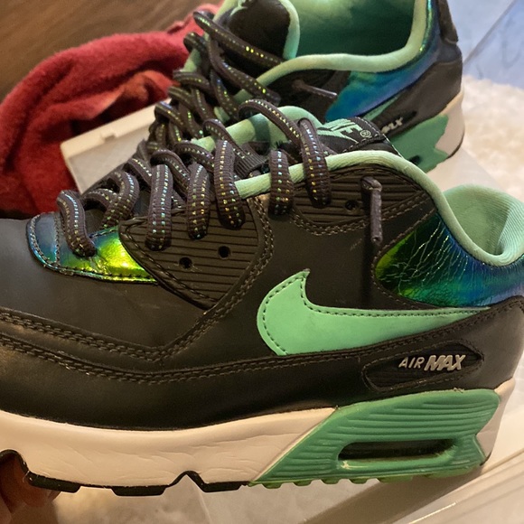 AirMax - Picture 2 of 3